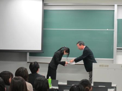 学生の研究論文が日本観光研究学会の会長賞を受賞