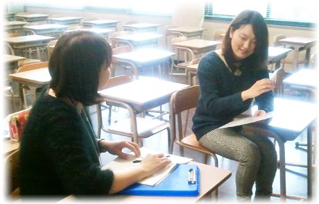 第30回NHK全国大学放送コンテスト(朗読部門)優勝の<br>言語芸術学科学生が新聞社から取材を受けました！